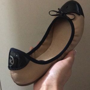 Michael Kors nude/black ballet flats! (New)